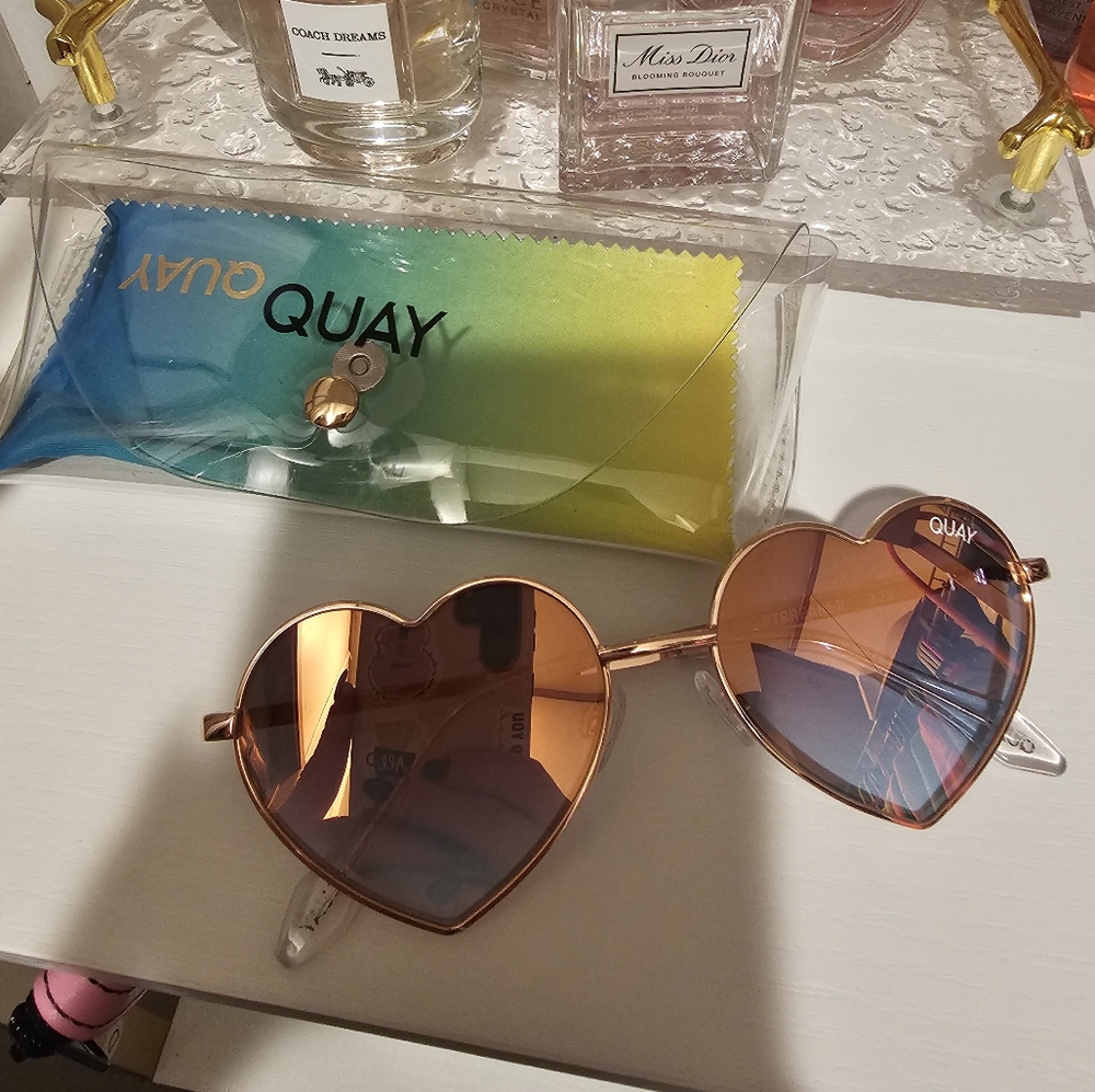 QUAY Heartbreaker sunglasses